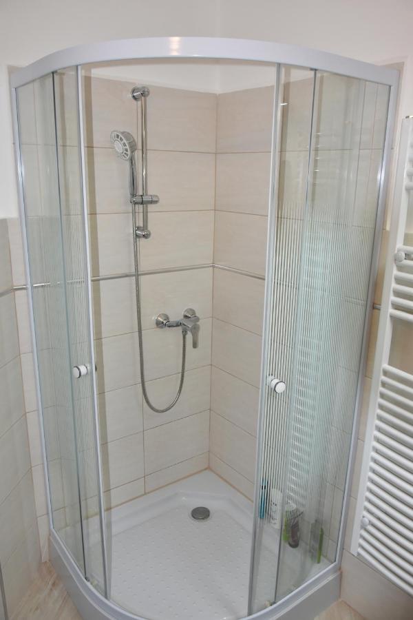 Csevi Apartmanhaz Mezőkövesd المظهر الخارجي الصورة