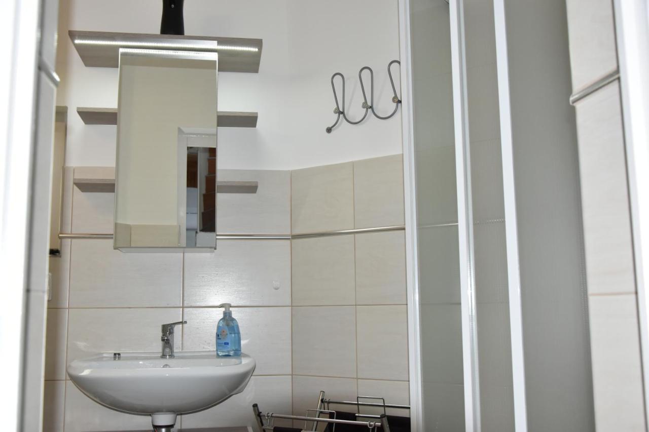 Csevi Apartmanhaz Mezőkövesd المظهر الخارجي الصورة