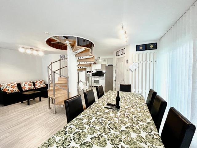 Csevi Apartmanhaz Mezőkövesd المظهر الخارجي الصورة