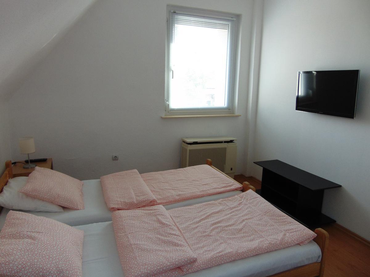 Csevi Apartmanhaz Mezőkövesd المظهر الخارجي الصورة