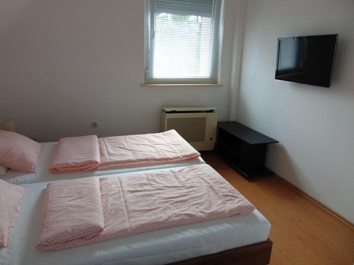 Csevi Apartmanhaz Mezőkövesd المظهر الخارجي الصورة